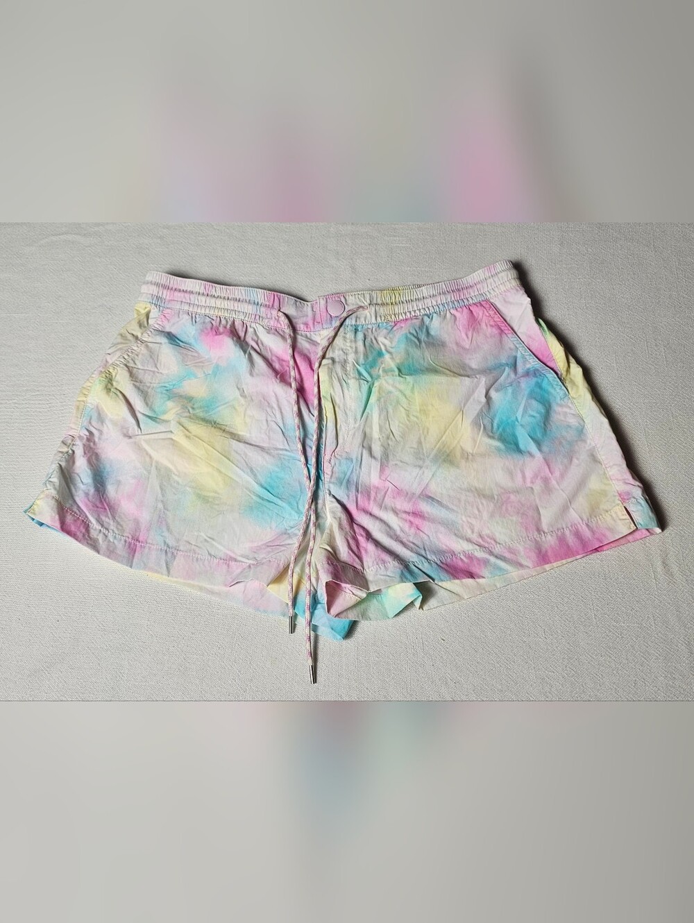 American Eagle Outfitters windbreaker nylon shorts Womens Size Large Tie-Dye